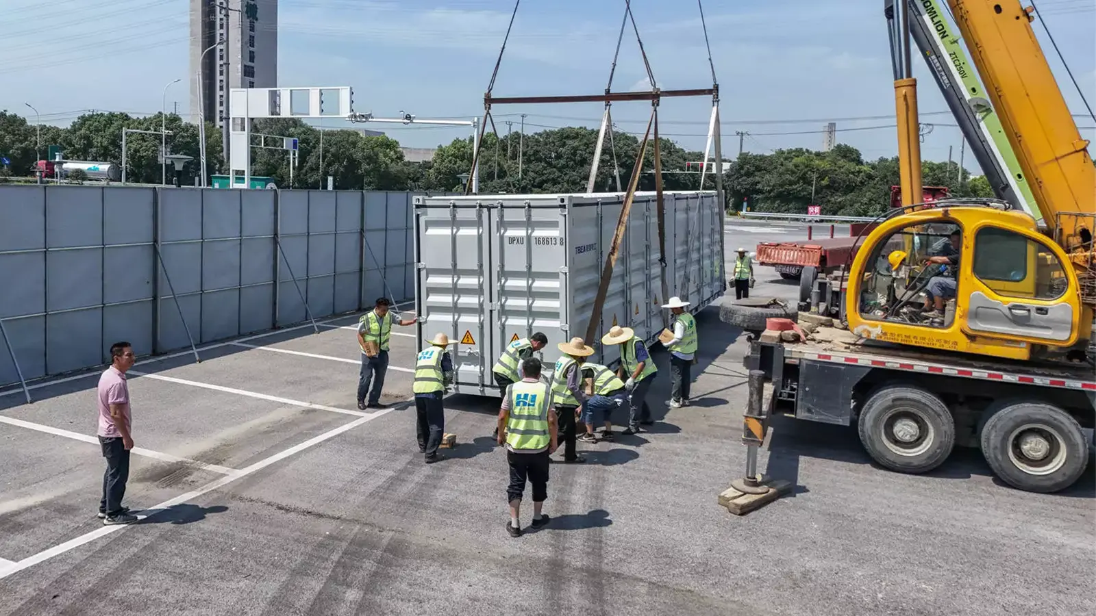 Solar Container Kit – What We Learned After 6 Months Off-Grid