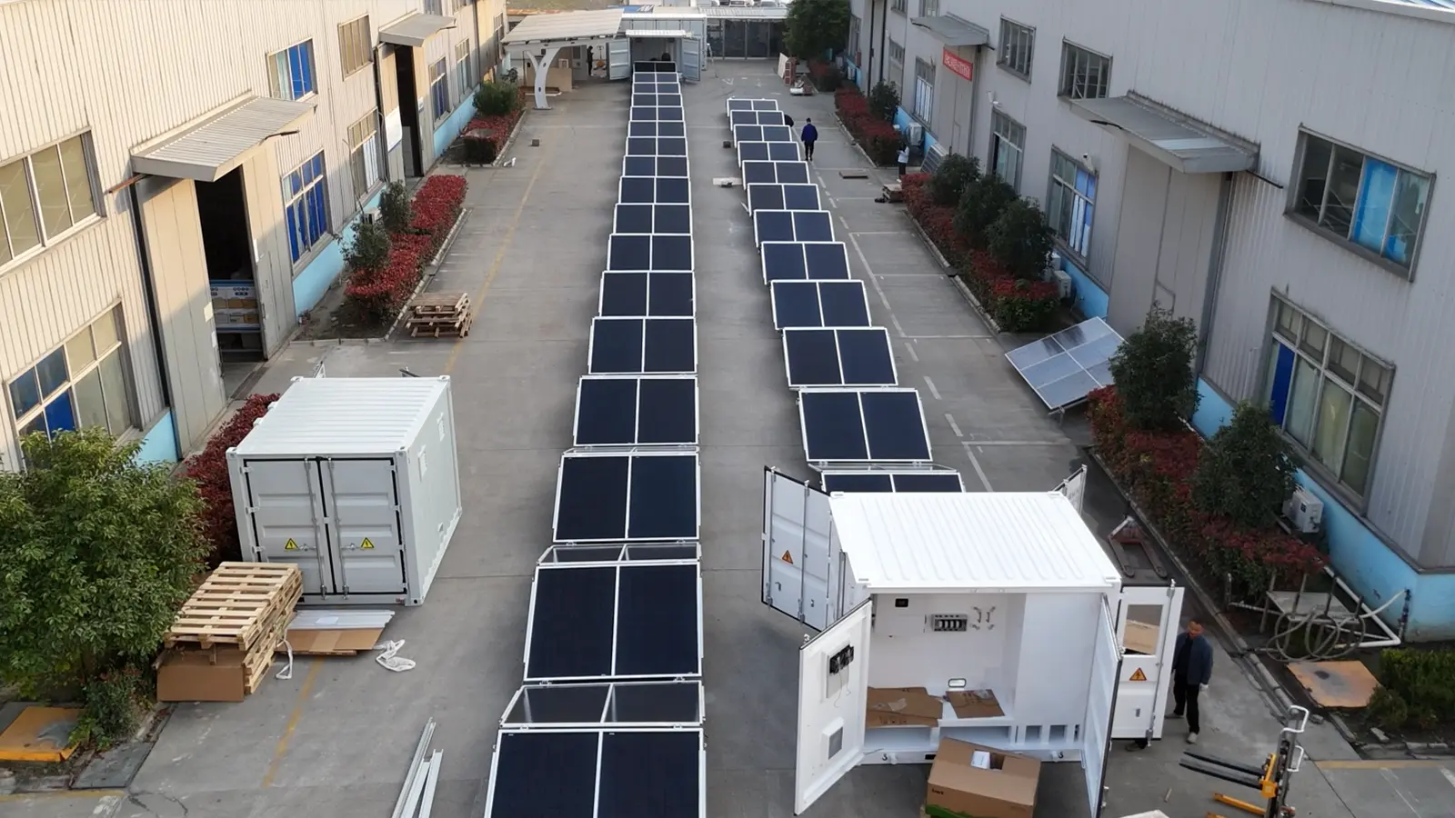 Optimizing Mobile Crushing Circuits: How HighJoule’s Solar Containers Balance Throughput & Power Reliability in Remote Sites